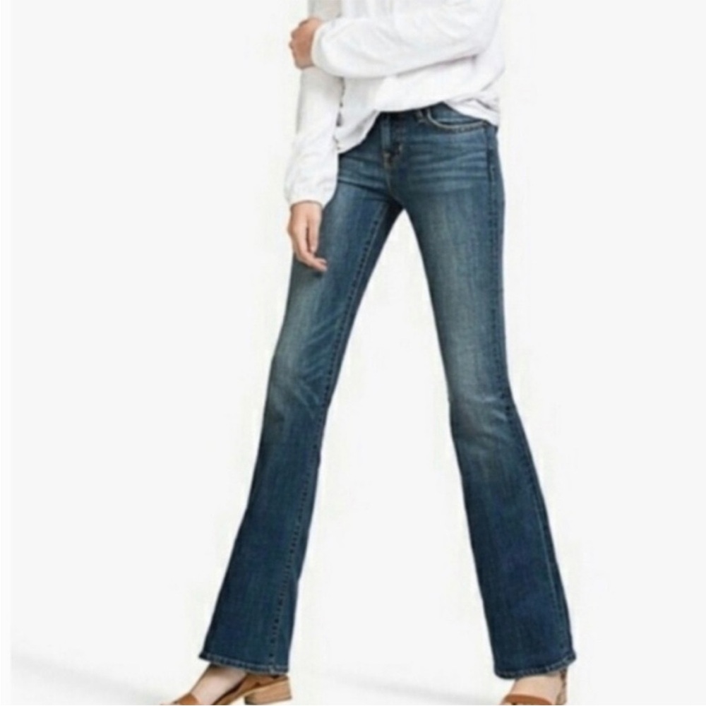 Lucky Brand Vintage Dungarees Medium Wash Low Rise Flare Jeans 6/28 100% Cotton